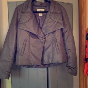 Daytrip puffer jacket. Size large. Steel Grey.